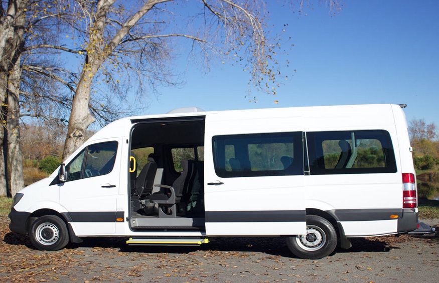 Business Travel Made Easy: Minivan Rentals for Corporate Needs