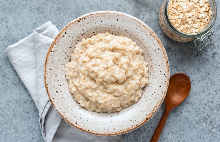 Is Oatmeal Good for Diabetics When Paired with Low-Glycemic Fruits?